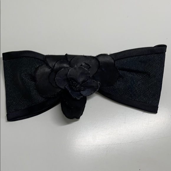 Chanel Bow Hair Barrette Black Velvet – AMORE Vintage Tokyo